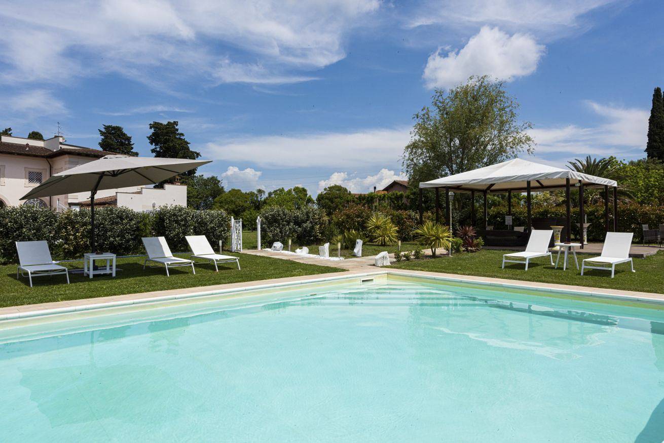 Villa Yvonne by Mmega in Signa, Provincia de Prato