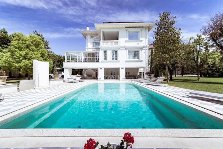 Chalet para 10 personas, con sauna y jacuzzi además de piscina y jardín - 1