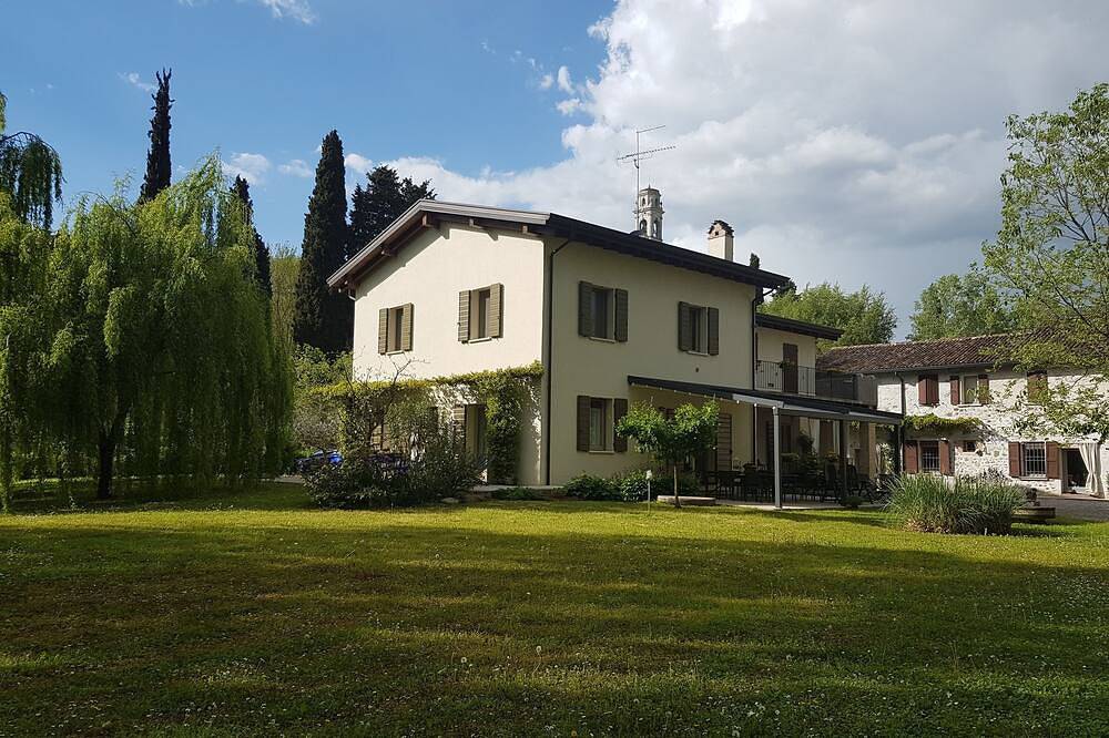 Ganze Wohnung, Nest offene Studio auf zwei Ebenen in Monzambano, Mantua Provinz
