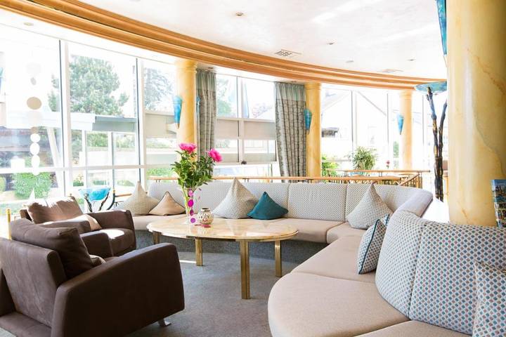 Hotel für 3 Personen, mit Terrasse und Garten in Weingarten