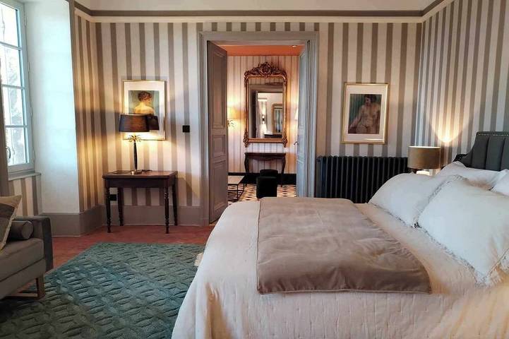 Château pour 15 personnes, avec jardin dans le Gard - 4