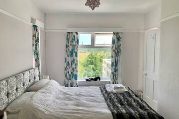 Bed And Breakfast for 2 People in Glastonbury, Somerset, Photo 2