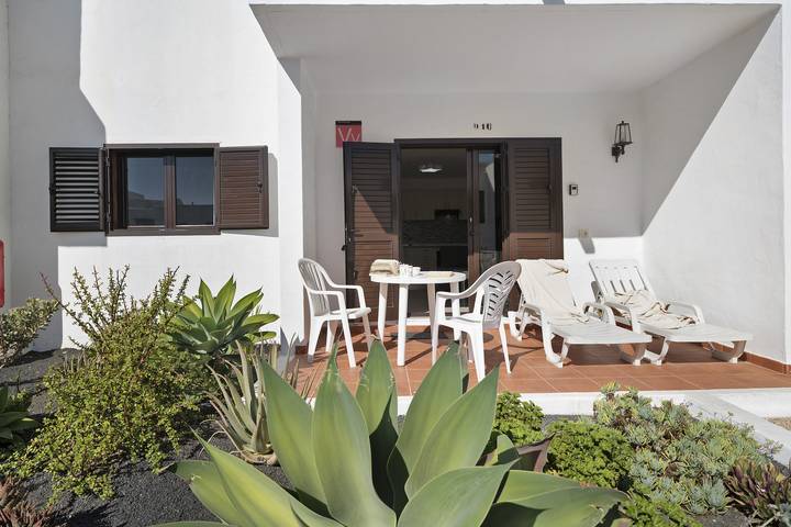 Ganze Wohnung, Happy Beach Apartment mit Pool, Wlan, Terrasse und Garten in Puerto del Carmen, Tías