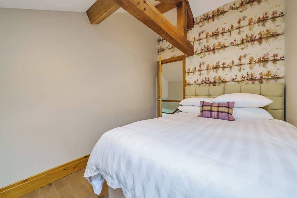 The Barn, pet friendly, character holiday cottage in Holmfirth in Holmfirth, West Yorkshire
