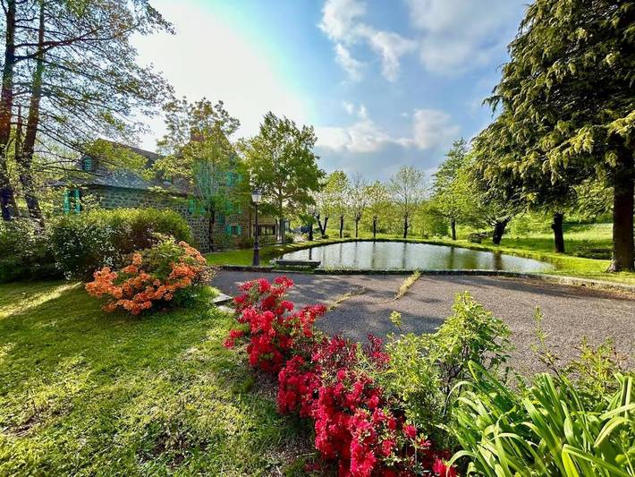 Location de vacances pour 15 personnes, avec jacuzzi ainsi que balcon et jardin à Laguiole - 4