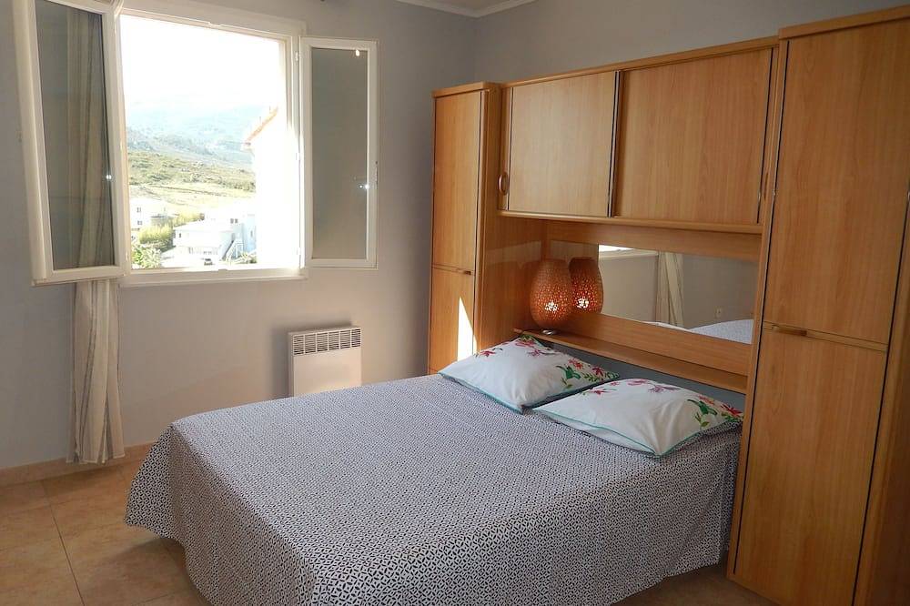 Beautiful house with swimming pool terraces garden air conditioning wifi 10' from the sea in Biguglia, Región de Bastia