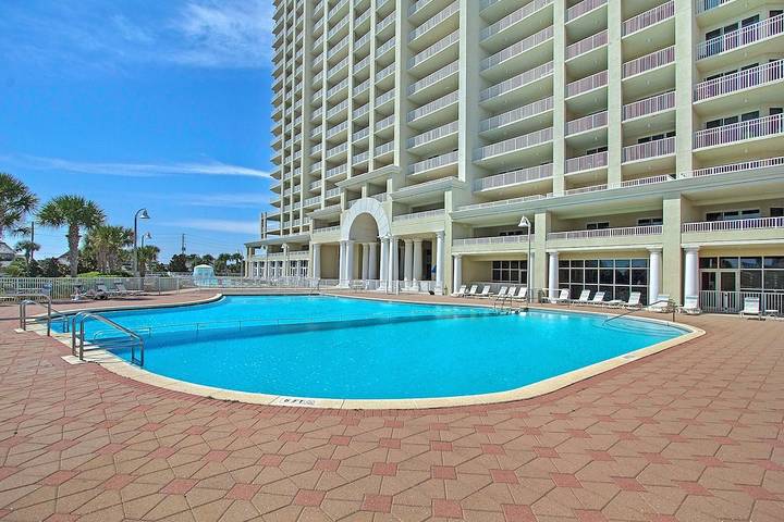 Vacation rental for 6 people, with pool and balcony in Gulf Coast