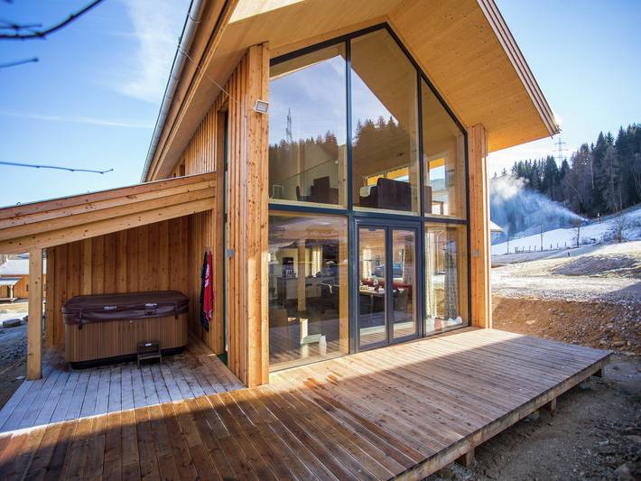Ferienhaus für 10 Personen, mit Terrasse und Whirlpool sowie Garten und Sauna