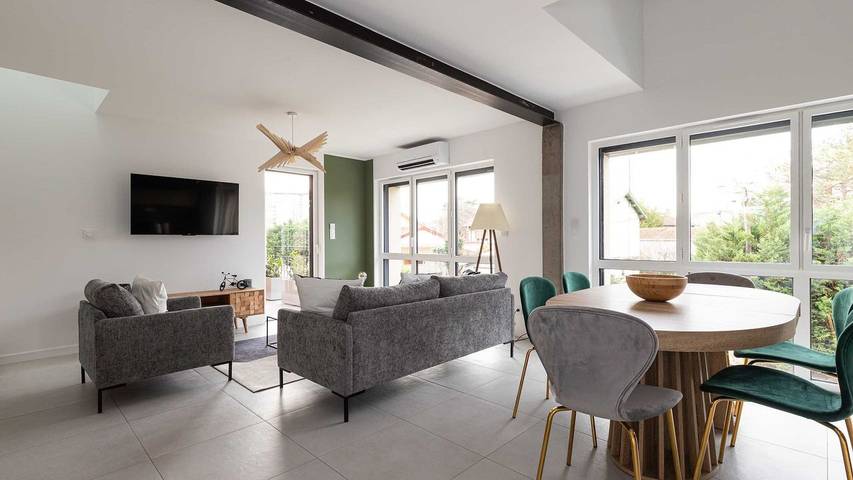 Location de vacances pour 4 personnes, avec balcon et balcon/terrasse à Villeurbanne