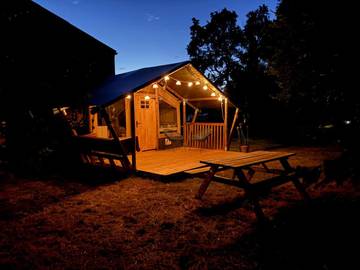 Tente pour 4 personnes, avec jardin en Charente-Maritime