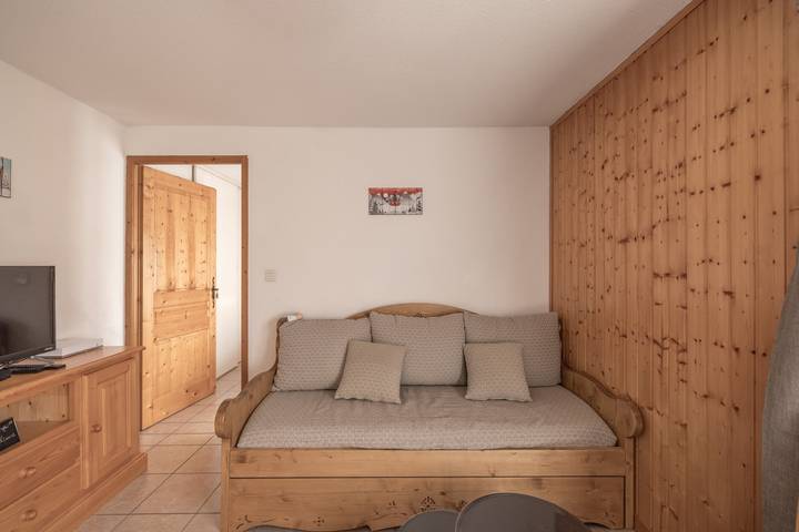 Entire apartment, Apartment 'Residence Des Neiges - Immoclean' with Mountain View, Balcony and Wi-Fi in Station de Morillon, Grand Massif