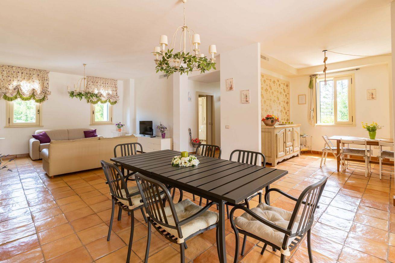 Appartement entier, Appartement de vacances pour 8 personnes avec jardin in Noicàttaro, Province de Bari