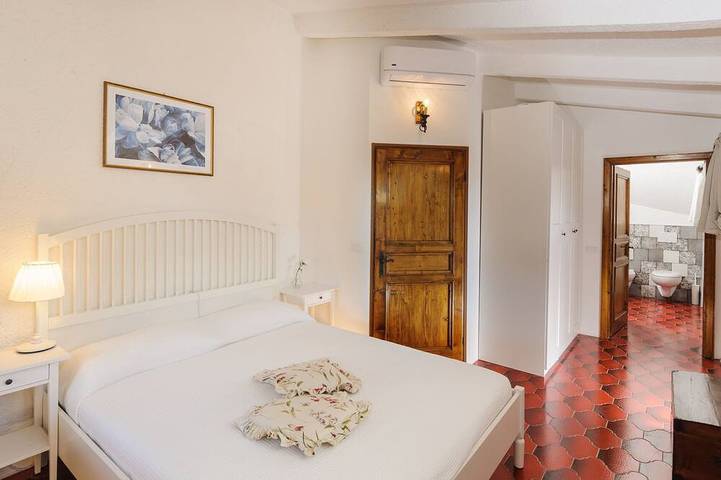 Villa Mery, Holiday house in the hills of the Rimini Riviera, with private pool in Mondaino, Rimini Province