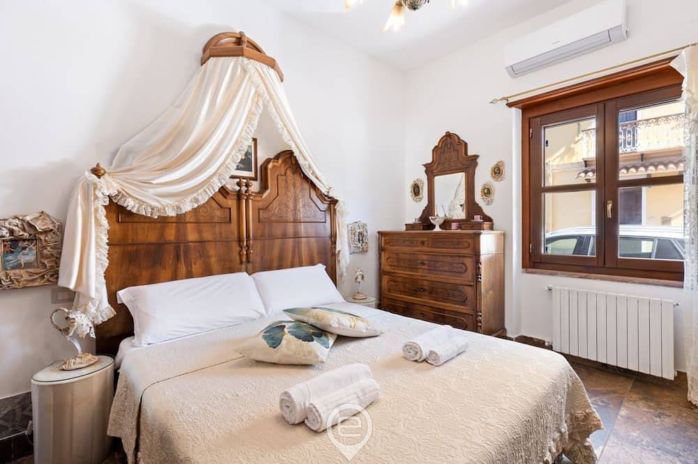 Domo Antico Borgo - Royal Room in Oristano, Campidano