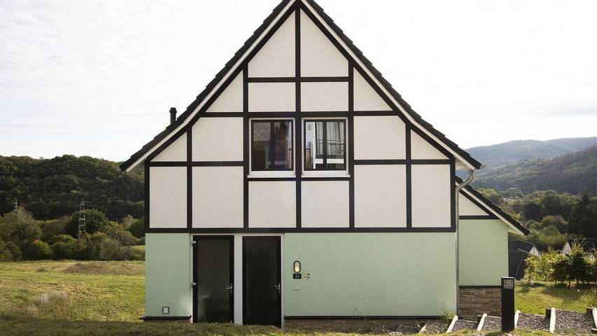 Villa für 10 Personen, mit Pool und Sauna sowie Terrasse und Whirlpool, mit Haustier in Nordrhein-Westfalen