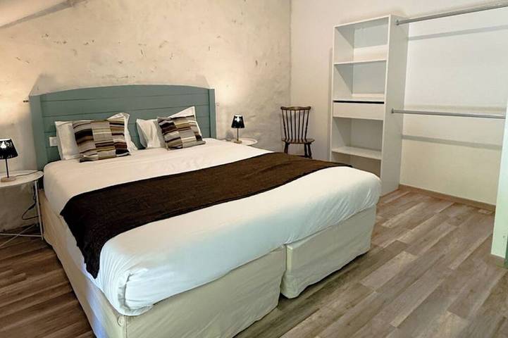 Location de vacances pour 10 personnes, animaux acceptés à La Gripperie-Saint-Symphorien - 4