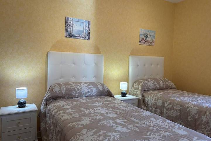 Gîte pour 4 personnes, avec jardin à Bransat - 2