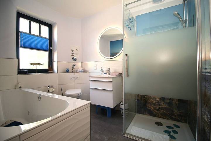 Sauna,Kamin, Sky TV, V&B Whirlpool,WLAN,Seeblick, Ostseenähe, Last Minute in Fuhlendorf, Vorpommern-Rügen