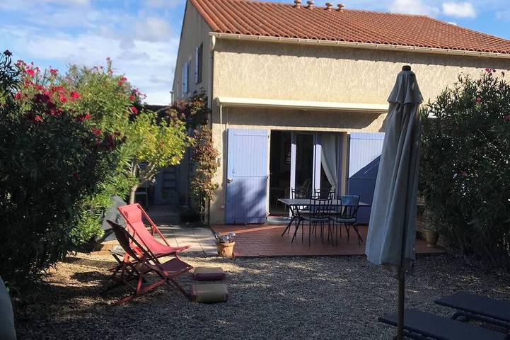 Maison de vacances pour 4 personnes, avec jardin ainsi que piscine et terrasse