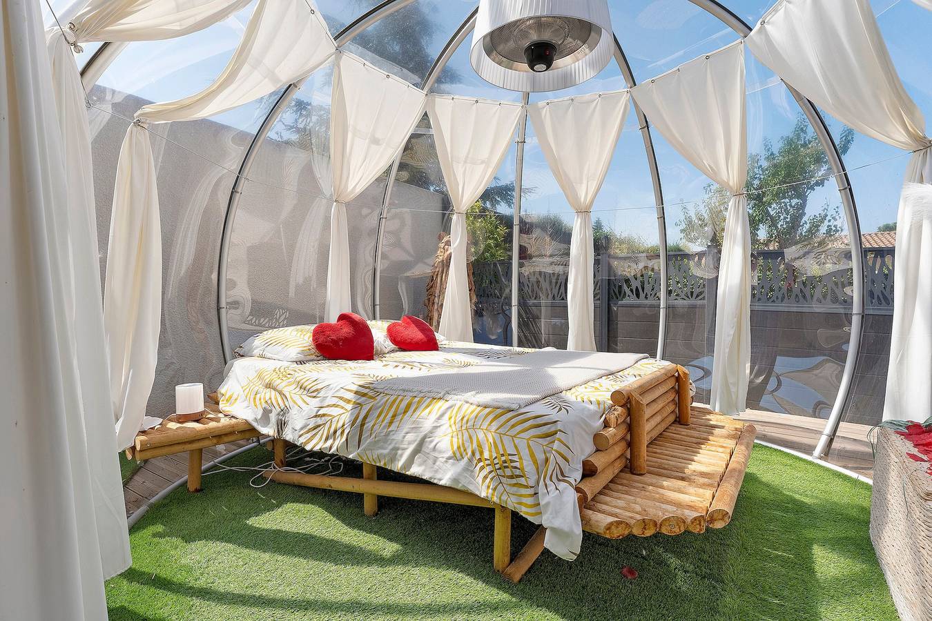 Ganze Wohnung, Glamping „Außergewöhnlicher Aufenthalt in einer Bubble“ mit privatem Pool, Whirlpool, Garten & Wlan in Berre-l'Étang, Mittelmeerküste (Frankreich)