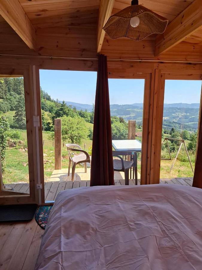 Lodge pour 2 personnes, avec Jacuzzi et Terrasse ainsi que Piscine et Sauna