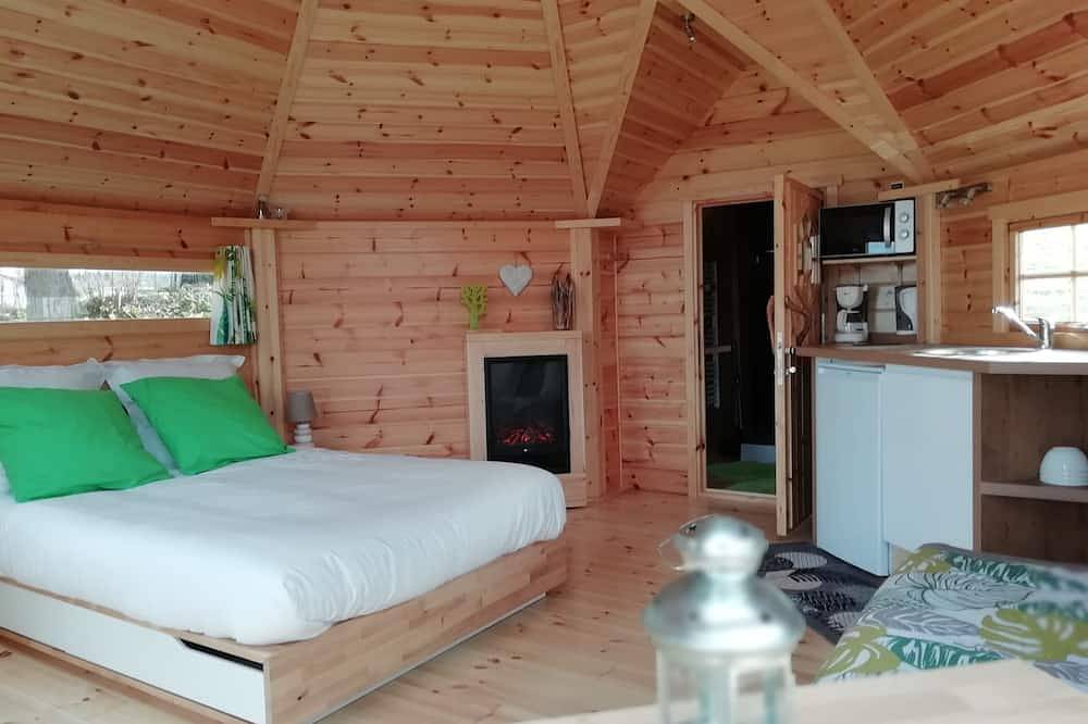 Chalet finlandais au bord de l'eau in Chenereilles, Haute-Loire