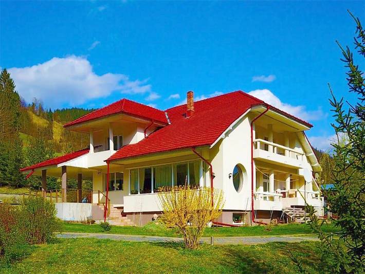 Maison d’hôte pour 3 personnes, avec jardin ainsi que terrasse et vue dans Bicaz - 2