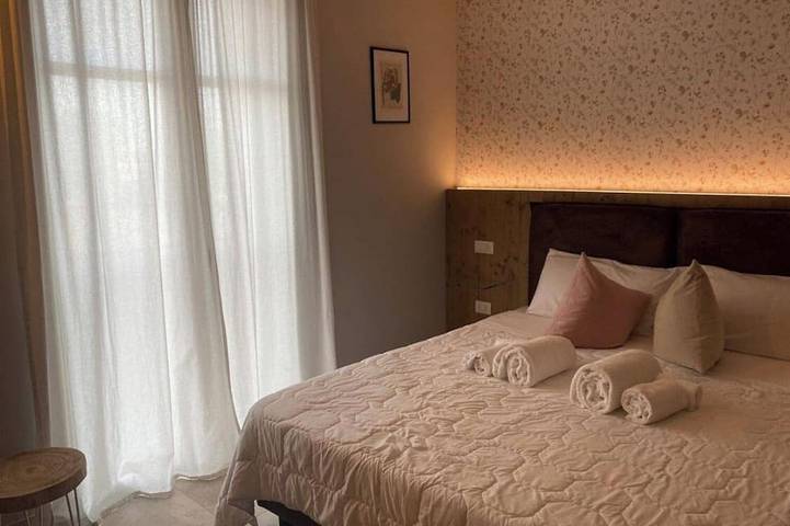 Entire apartment, Our house is ideal for large families or groups of friends. With swimming pool. in Marotta, San Costanzo