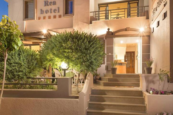 Hôtel pour 4 personnes, avec balcon et jardin