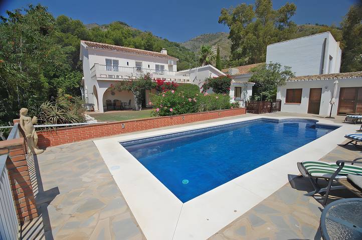 Villa for 6 personer, med balkong og hage - 1