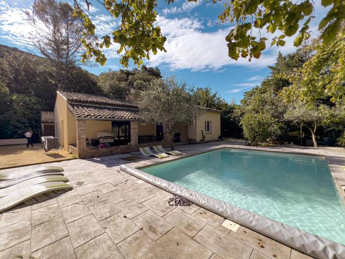 Maison d’hôte pour 10 personnes, avec Terrasse et Jardin ainsi que Piscine et Vue