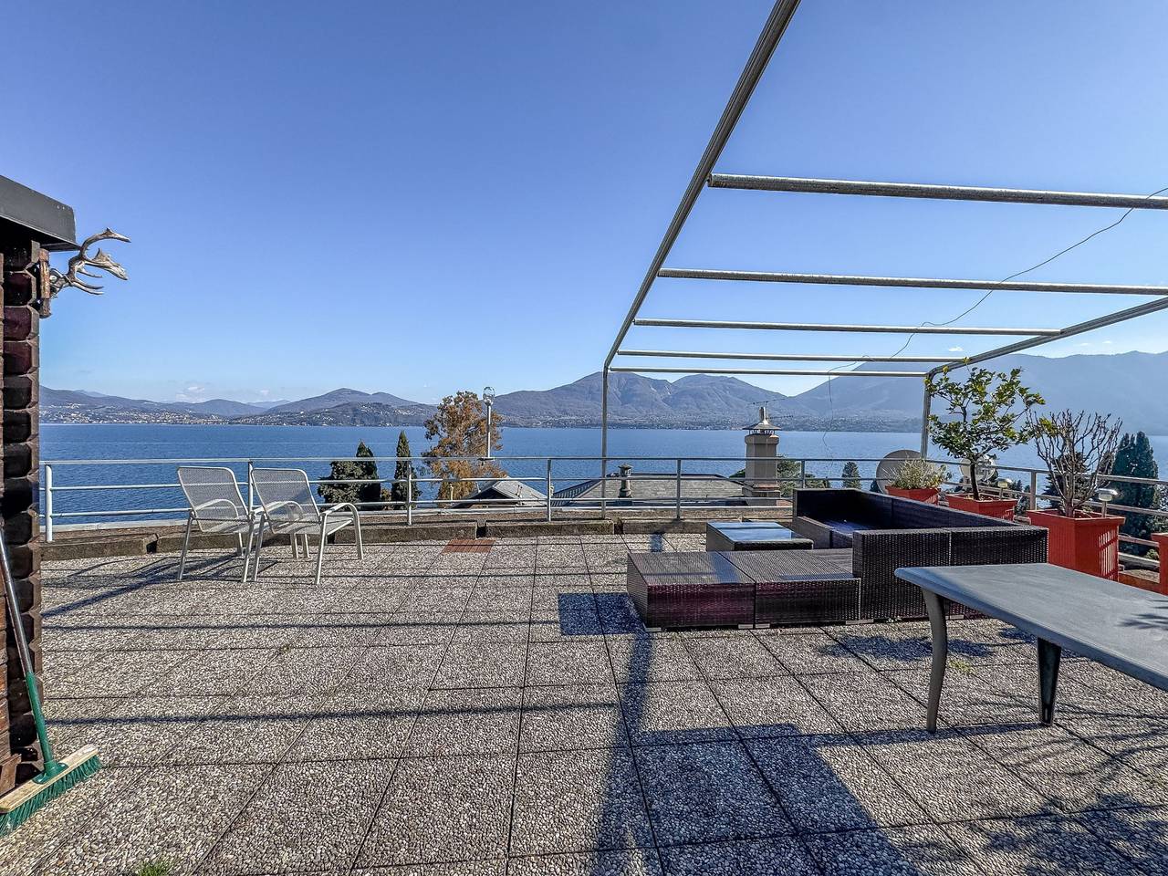 Ganze Wohnung, Vera apartment with wonderful terrace lake view in Oggebbio, Oggebbio Gemeinde