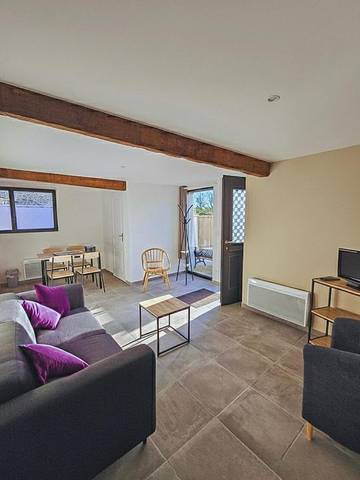 Location de vacances pour 4 personnes, avec terrasse à Chambretaud