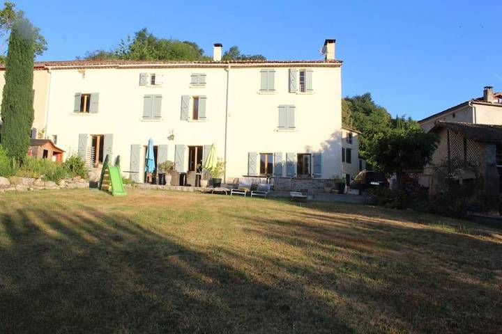 Location de vacances pour 8 personnes, avec terrasse et vue à Ganac - 2