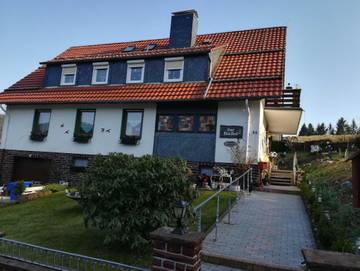 Ferienwohnung für 6 Personen, mit Ausblick und Garten sowie Balkon in Wildemann