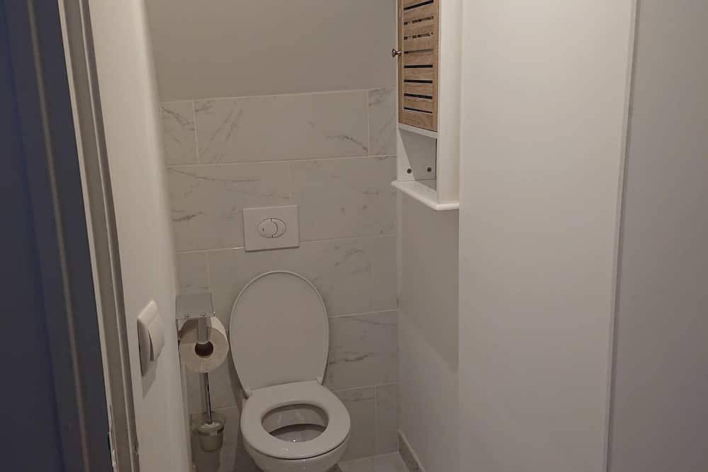 Entire apartment, Les Studios de la faisanderie 1 in Chantilly, Oise