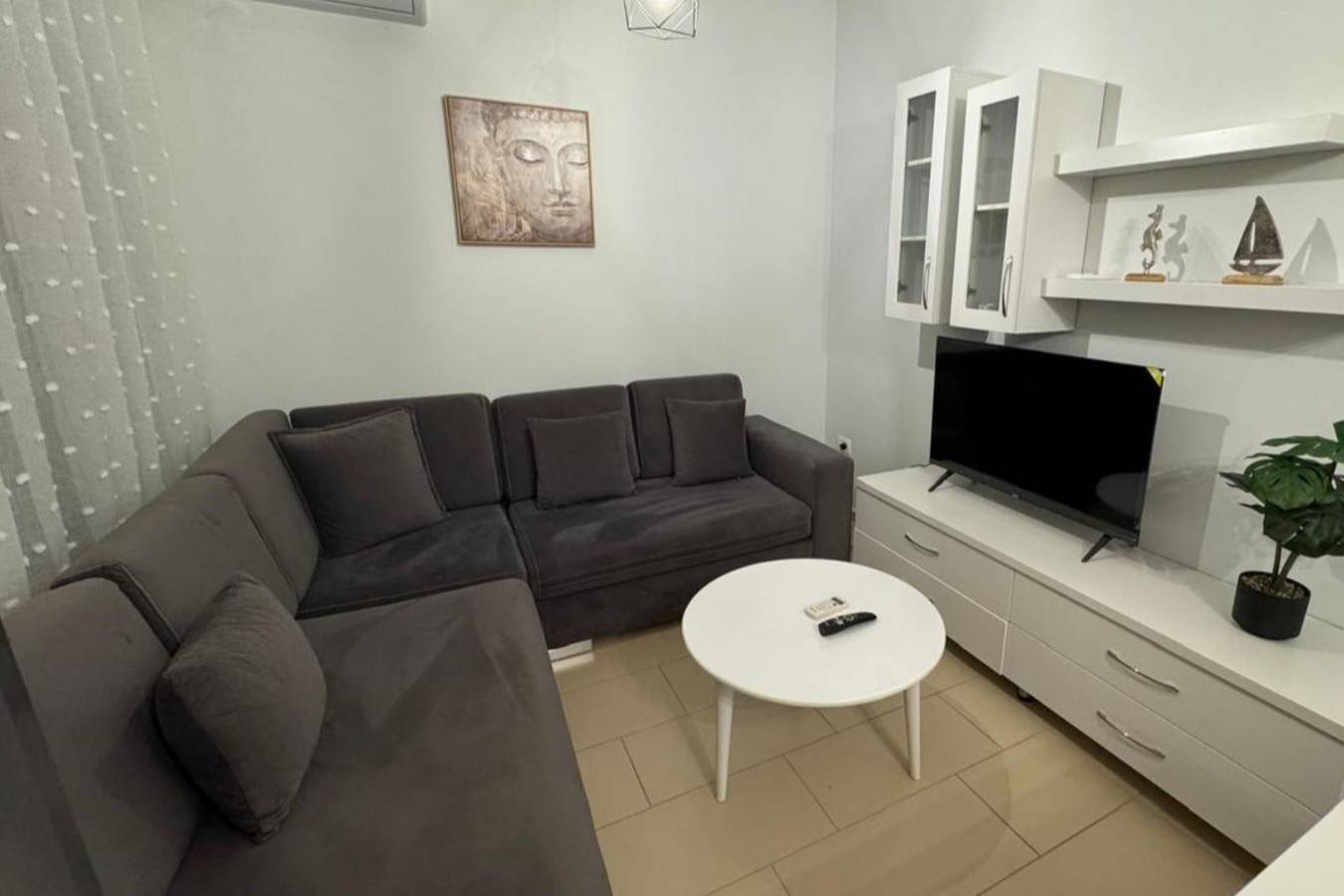 Apartamento entero, 207A, Diamond Two Bedroom Apartment in Vlorë (Ciudad), Vlorë