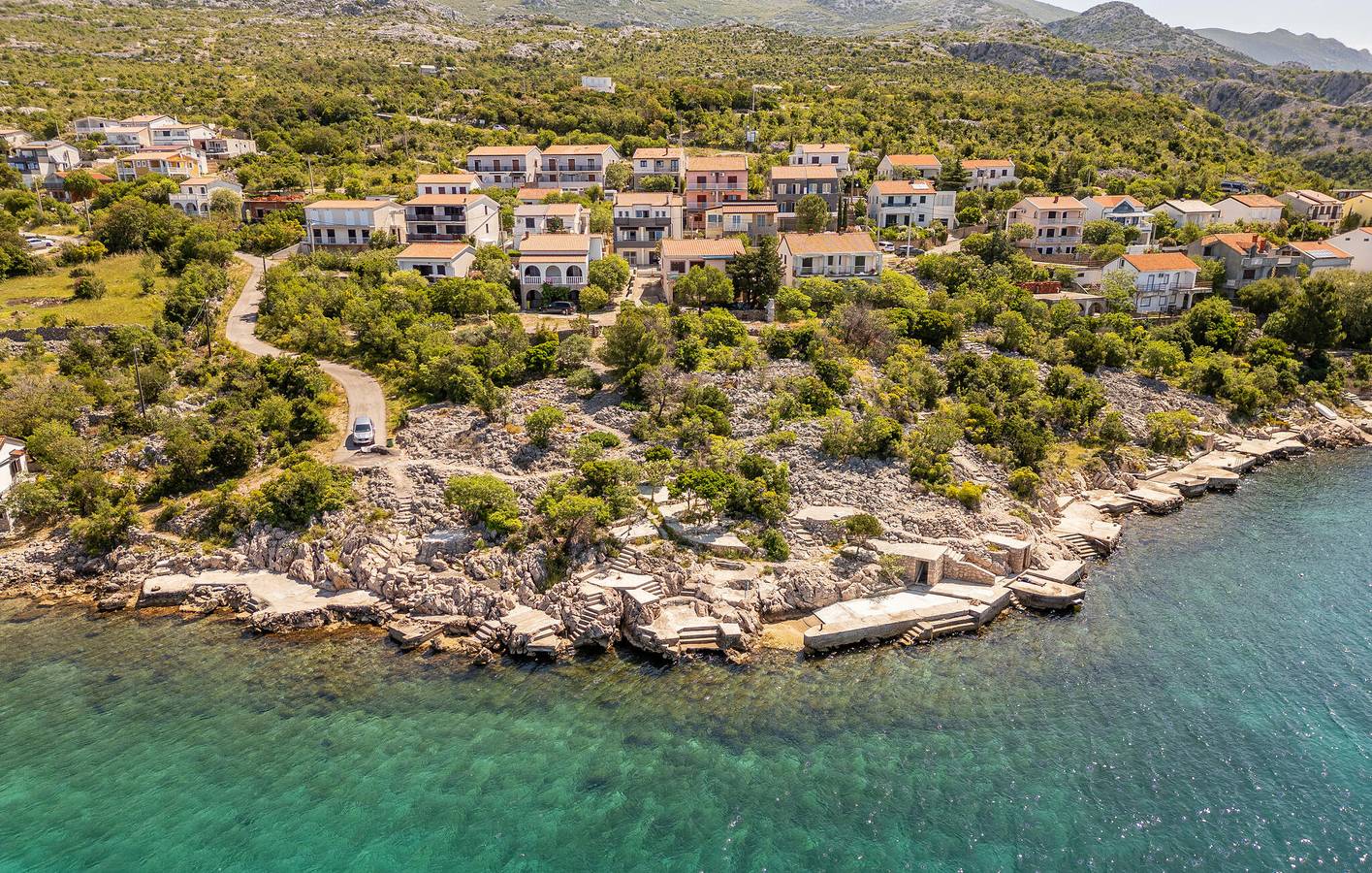 Ganze Ferienwohnung, Ferienwohnung für 3 Personen mit Terrasse in Cesarica, Naturpark Velebit