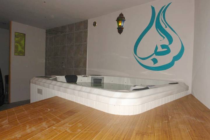 Chambre d’hôte pour 3 personnes, avec jacuzzi ainsi que jardin et sauna en Ardèche - 3