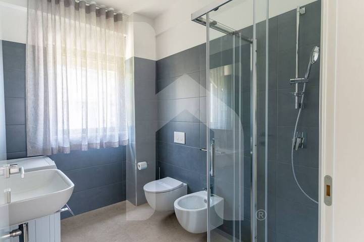 Entire apartment, Holiday home Elea is the 2025 novelty that will give you a holiday in Pineto but with the charm of a new modern construction, fresh and designed with all the comforts. The Dione apartment has a large living room with kitchenette and sofa bed at the entra in Foggetta, Pineto