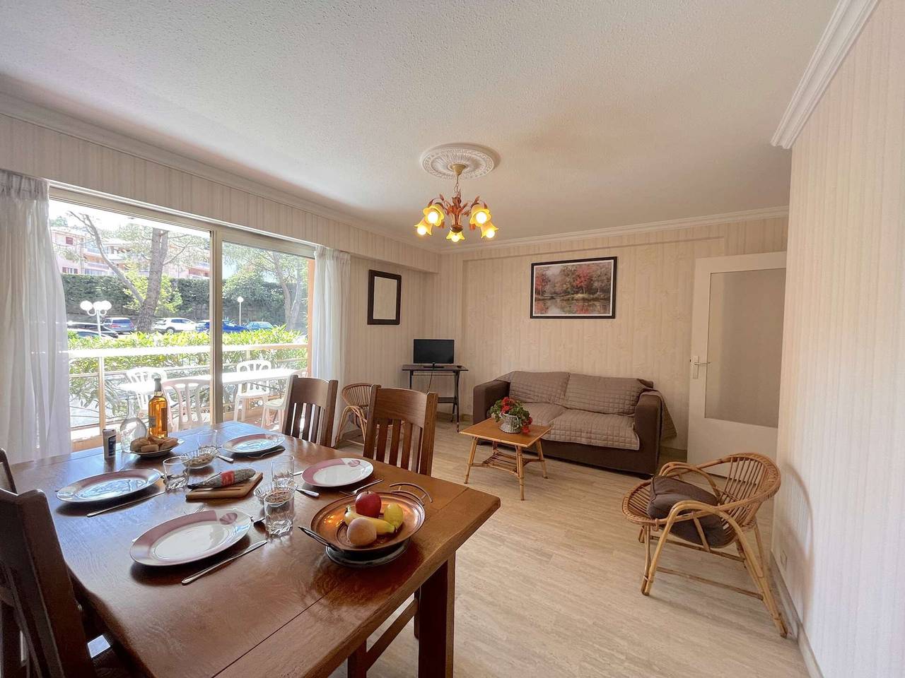 Appartement entier, Appt 3 pièces avec piscine proche centre ville, 4 couchages, Saint-Raphaël in Saint-Raphaël, Côte méditerranéenne (France)
