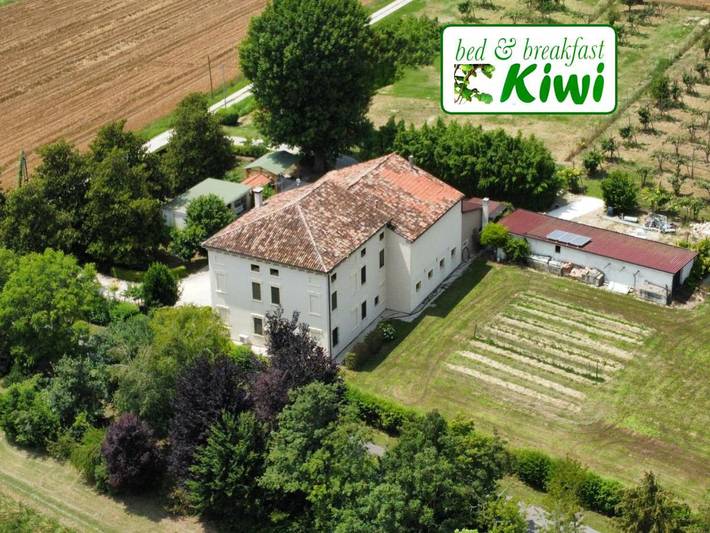 Chambre d’hôte pour 3 personnes, avec jardin et vue, adapté aux familles à Agugliaro