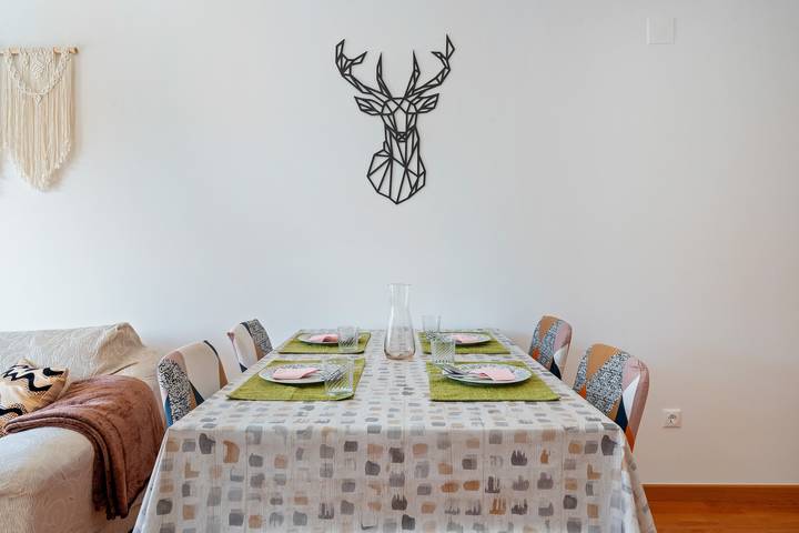 Apartamento entero, Apartamento 'Miguel' con terraza privada, Wi-Fi y aire acondicionado in Vinebre, Tierras del Ebro