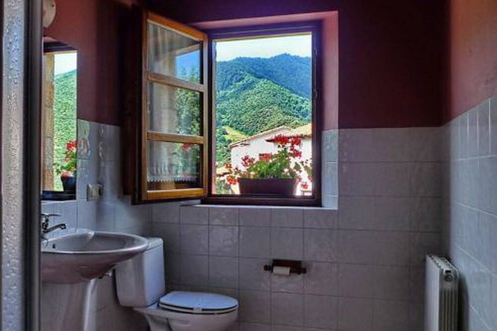 Apartamento entero, Lovely rustic style apartment for 2 people in Pesaguero, Cordillera Cantábrica