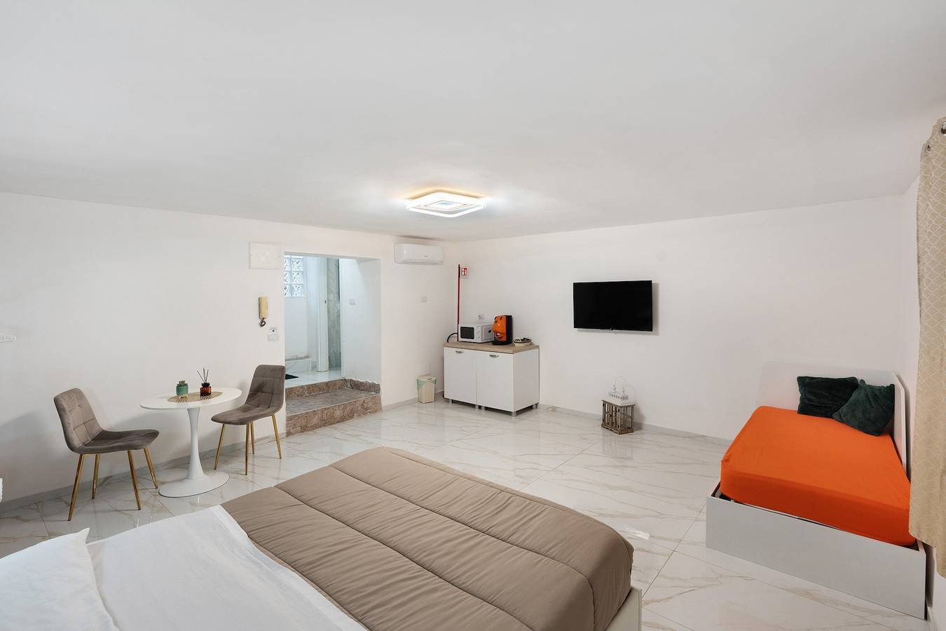 Habitación 'Tortora House' con Wi-Fi y aire acondicionado in Nápoles, Provincia de Nápoles