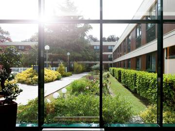 Hôtel pour 3 personnes, avec jardin ainsi que piscine et vue à Saint-Étienne-du-Rouvray