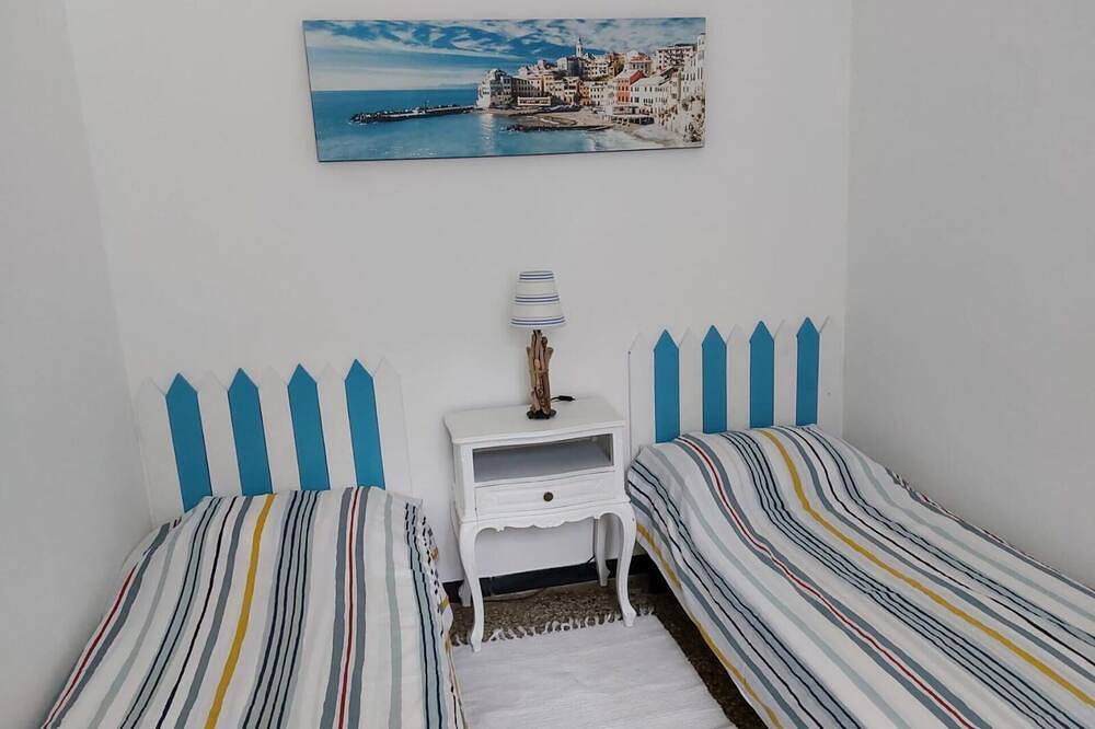 Appartamento intero, Accogliente appartamento per 6 ospiti con Wifi, Tv, balcone e animali ammessi, vicino Genova in Bogliasco, Riviera Ligure