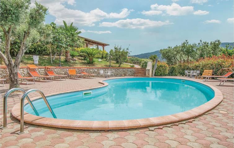 Ganze Ferienwohnung, Rückzugsort am Meer mit Parkplatz, Pool und Terrasse in Santa Maria (Vibo Valentia), Ricadi (gemeinde)