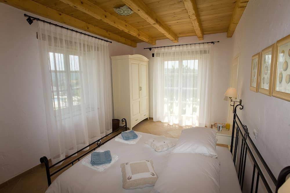 Freistehende Steinvilla mit traumhaftem Blick, privatem Pool, Wlan, Außengrill in Buzet, Zentralistrien
