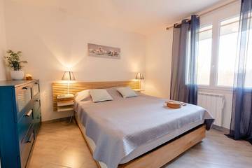 Villa pour 8 Personnes dans La Madrague, Hyeres, Photo 1